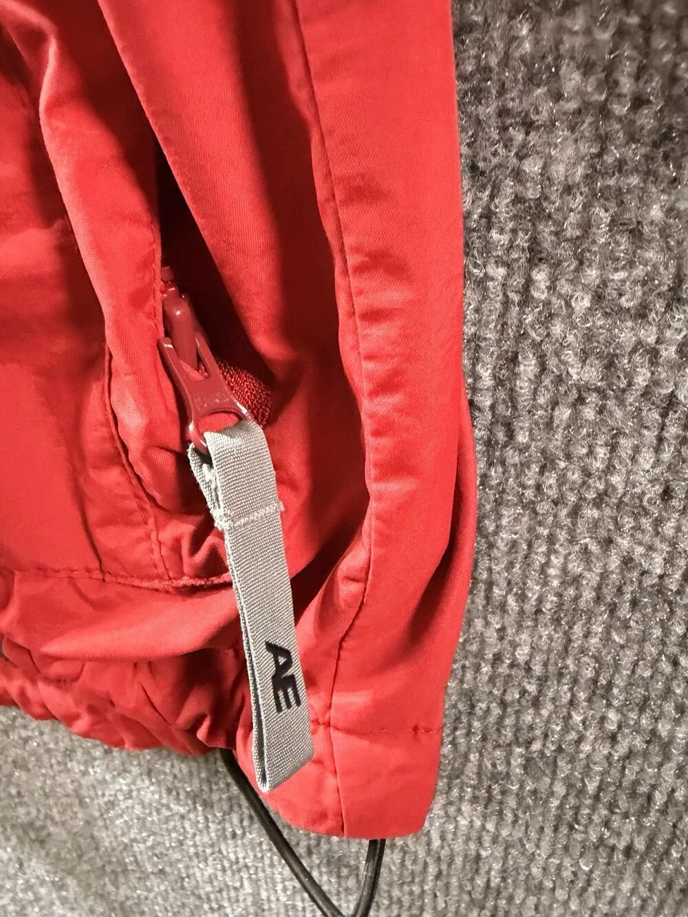 AE77 American Eagle Performance Hooded Rain Jacket Red Full Zip Men’s M
